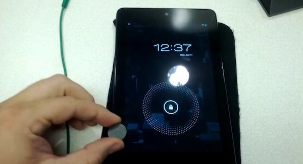 Nexus 7 Tablet Has Smart Cover Like Sensor