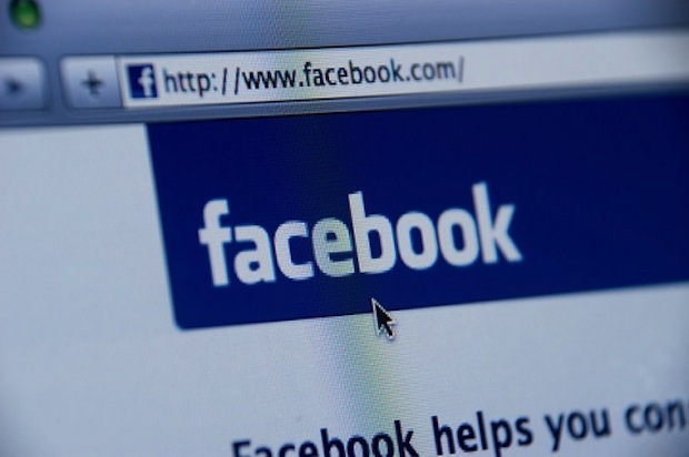 Facebook Tests 'Pay To Deliver' Messaging Service
