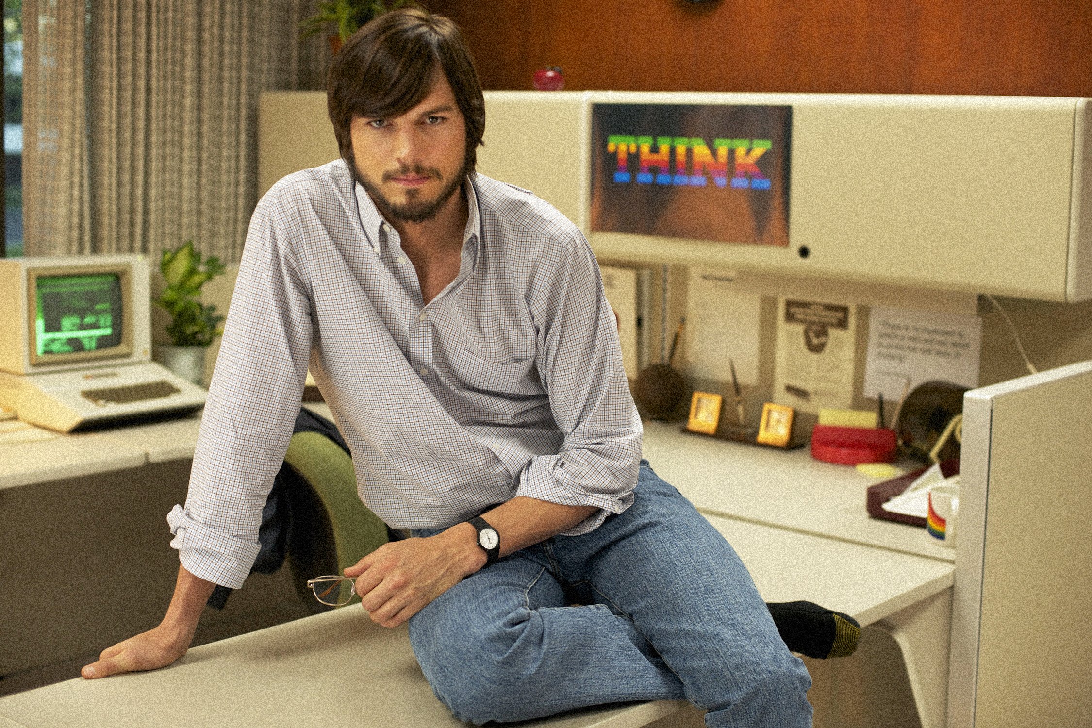 Ashton Kutcher's 'Jobs' Trailer Made Public