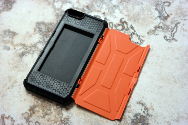 Review Urban Armor Gear Trooper iPhone Case